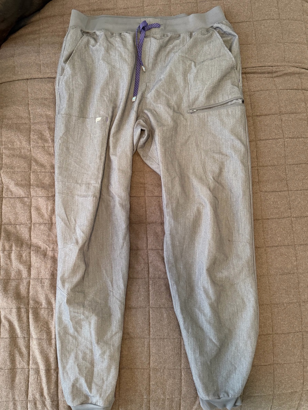 Fabletics Men's Light Gray Jogger Pants